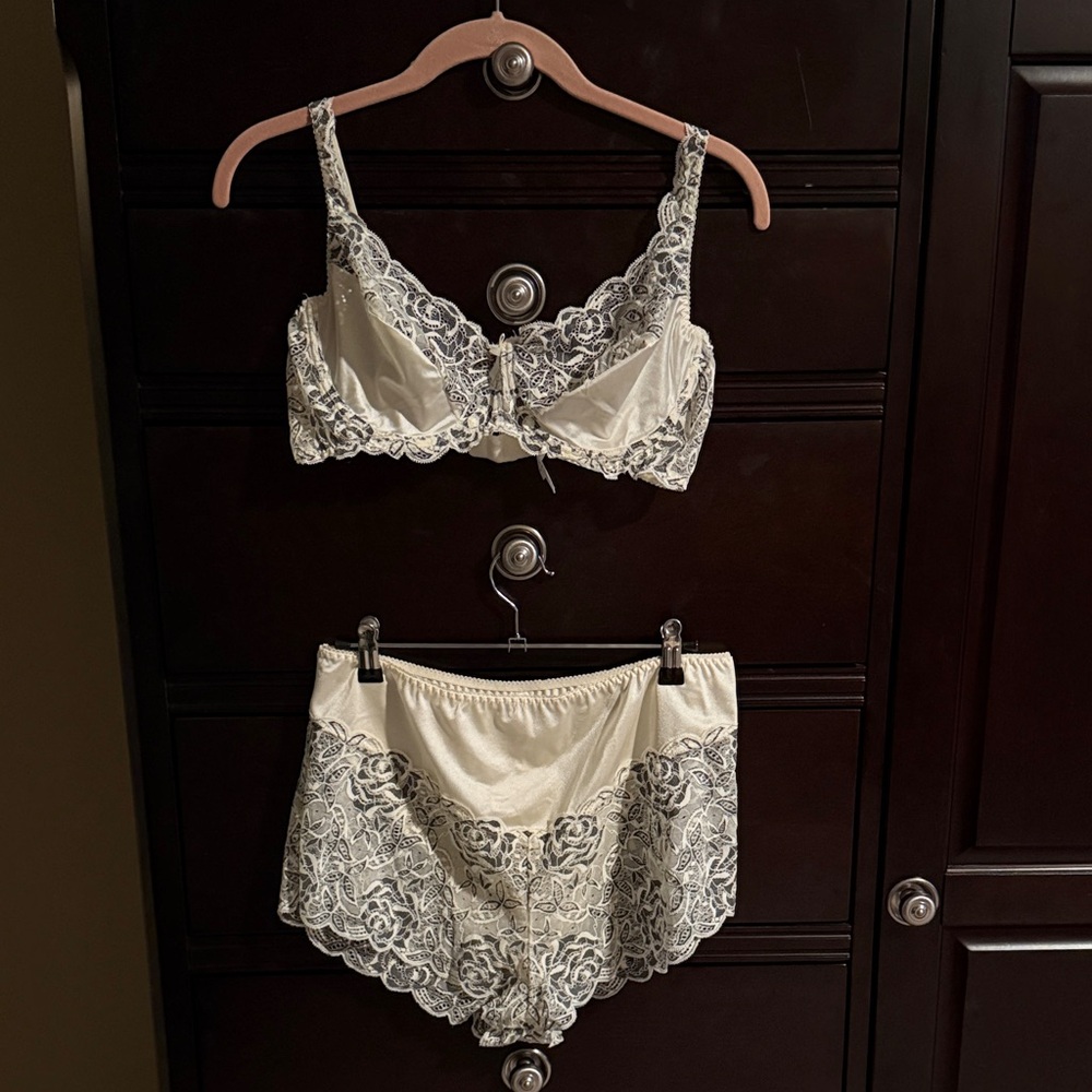Elegant Lace Cream and Black Bra Set